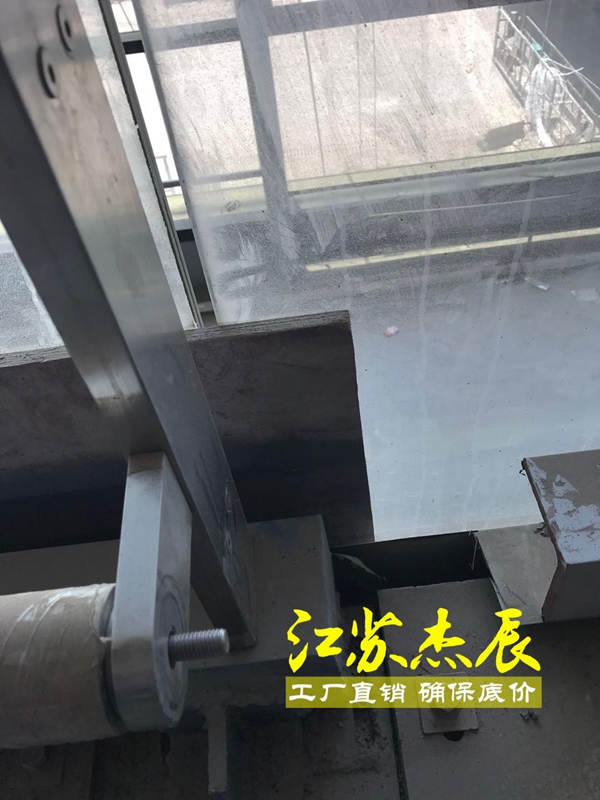 1130796643.jpg 1130796643.jpg