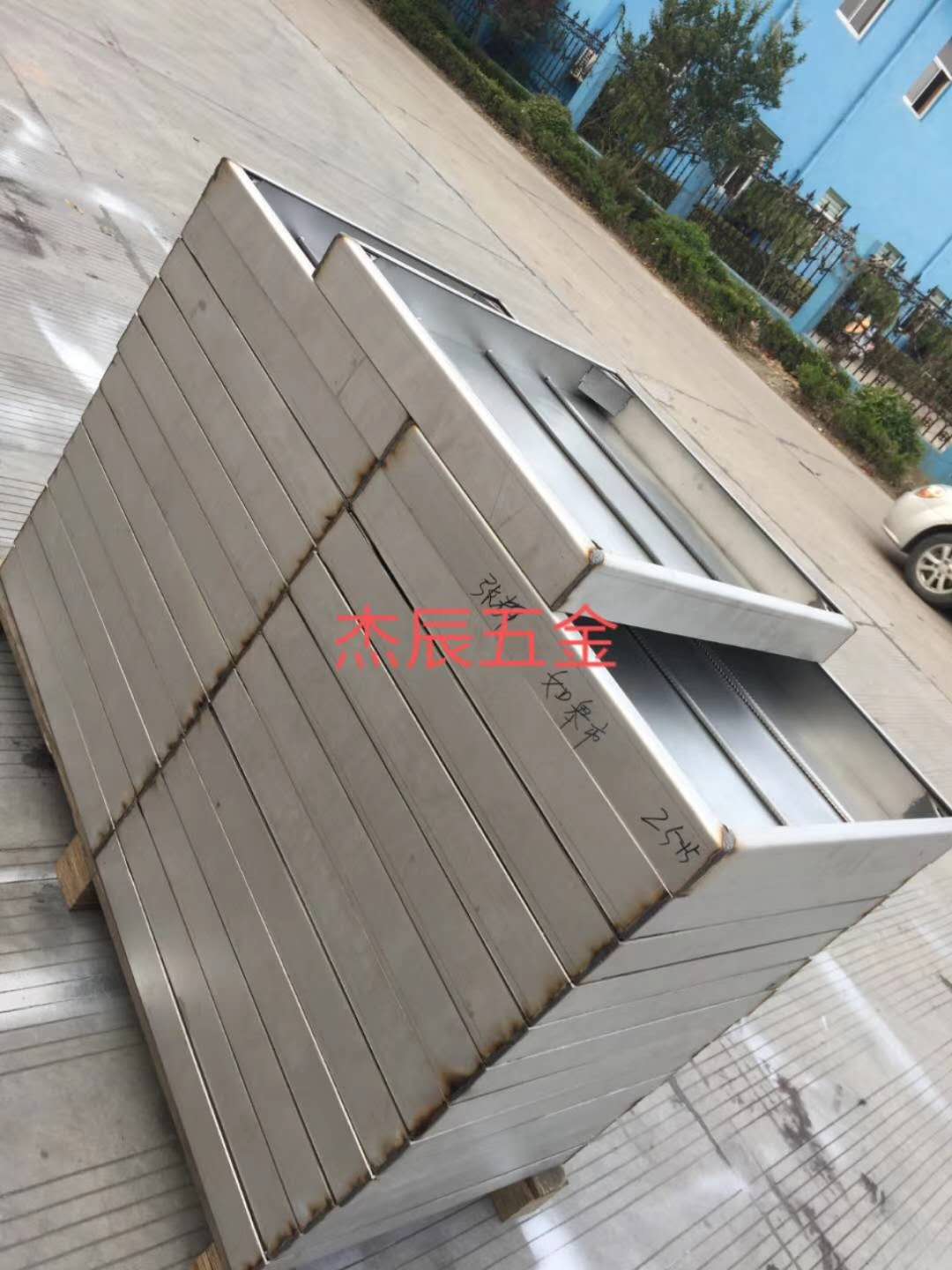 如果賣井蓋也能擺地?cái)們? /></a></dt>
             <dd><span><a href=