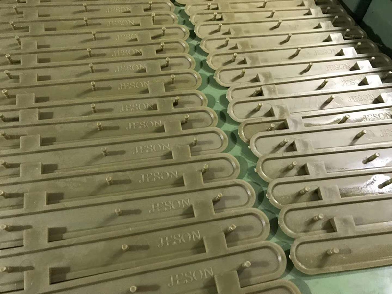 雨季來了！杰辰專業(yè)防滑盲道受市場熱捧，6月產(chǎn)能提升400%